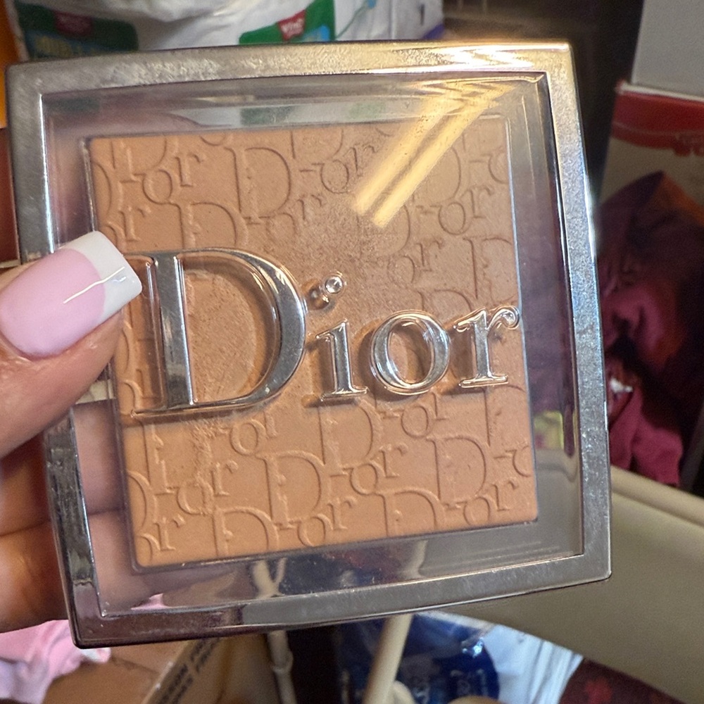 Dior Backstage Glow pressed powder Compact